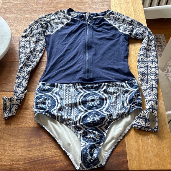 Roxy Navy Rash Guard / One piece Swimsuit - Picture 2 of 13